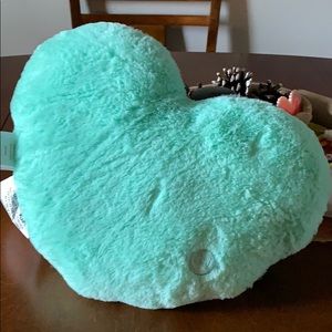 🌺 minky soft plush pillow.